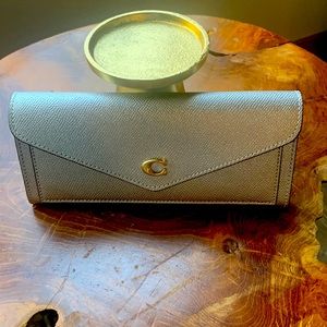 Coach Wallet - Silver with gold hardware